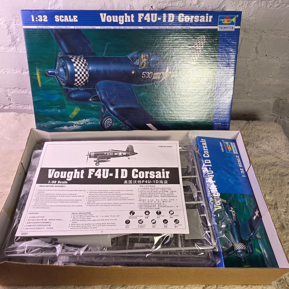 Trumpeter 02221 Vought F4U-1D Corsair 1:32 Scale Model Kit Airplane Open Box - Picture 2 of 15